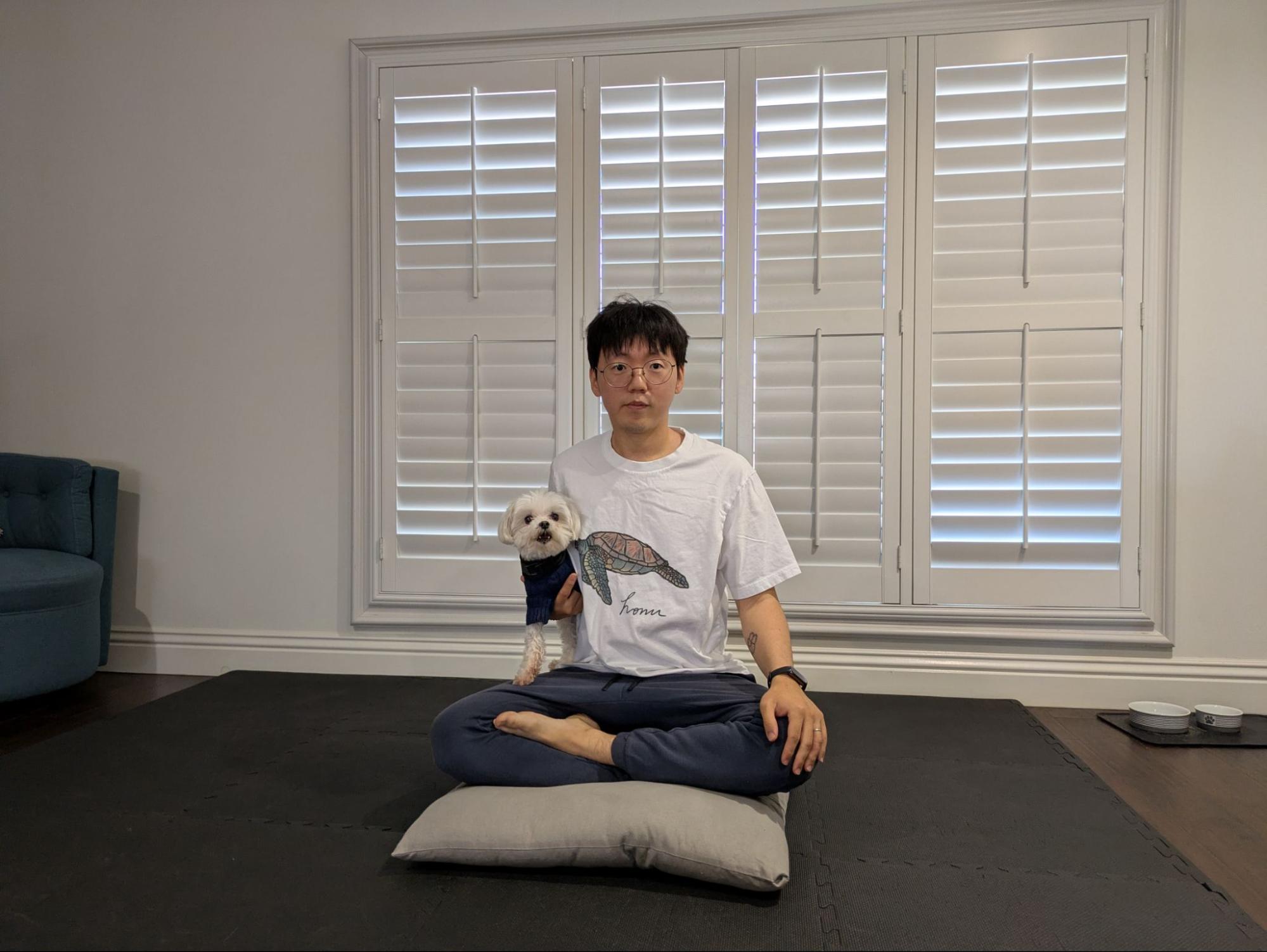 First leg tucked parallel to the floor